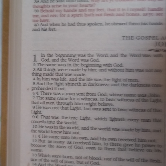 Free~w/ purchase. M White/gold - Picture 4 of 4